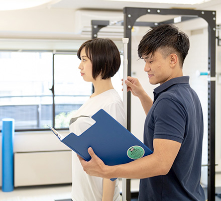 姿勢をよくみてきたトレーナー